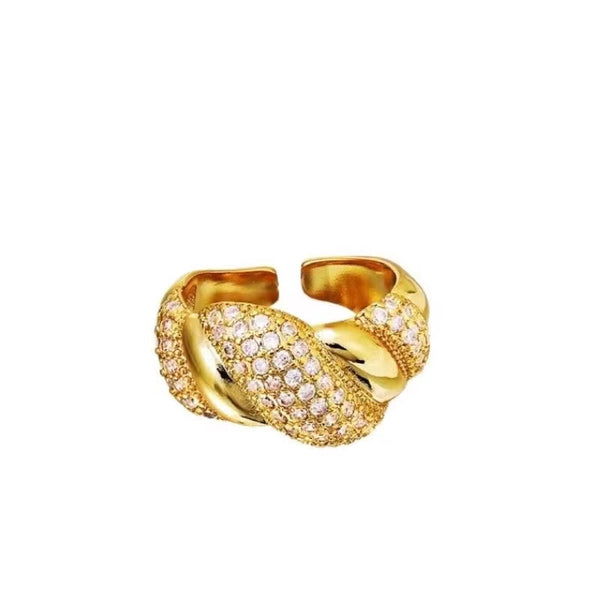 Vintage Style Flash Diamond Twist Medieval Ring